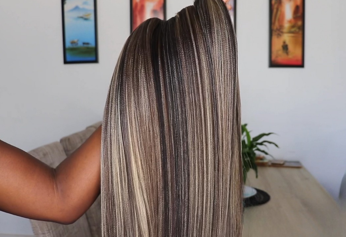 Blonde Brunette
