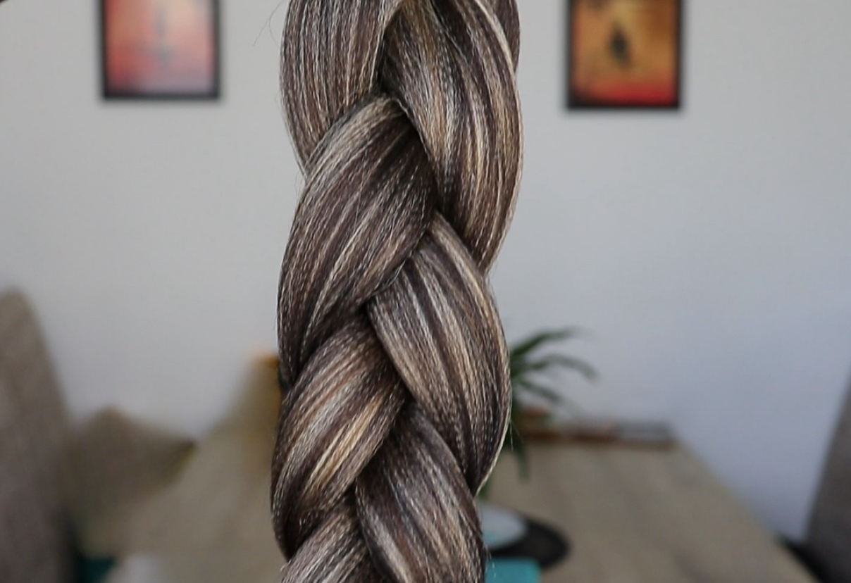 Blonde Brunette